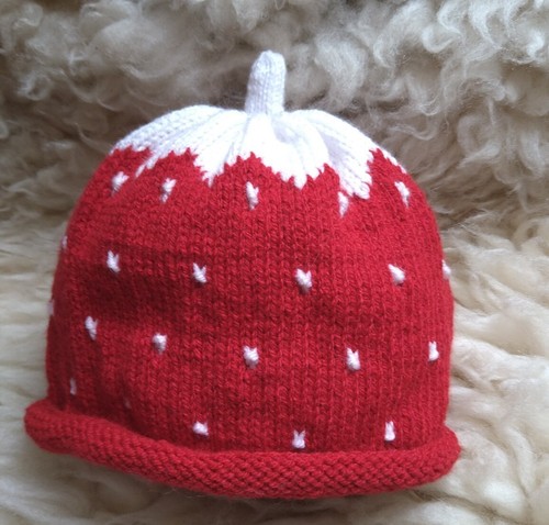 Handgestrickt-Mädchen-Beeren-